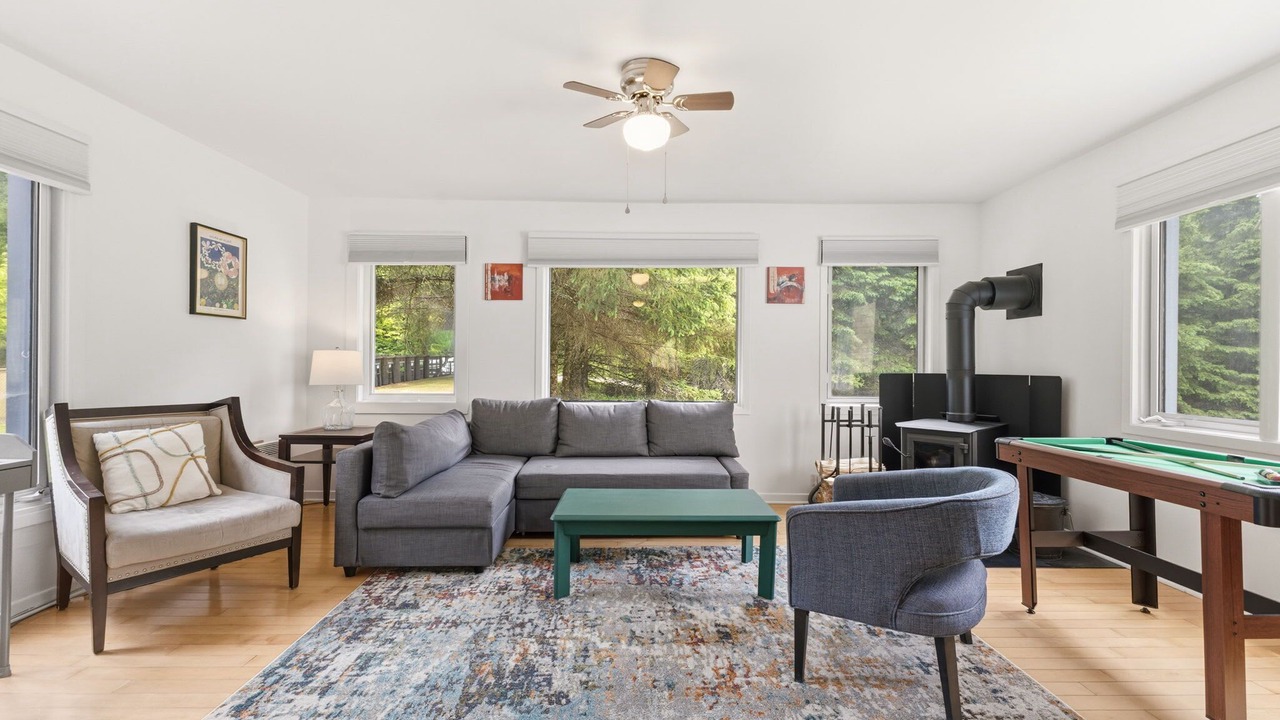Photo of Livingroom in Montcalm
