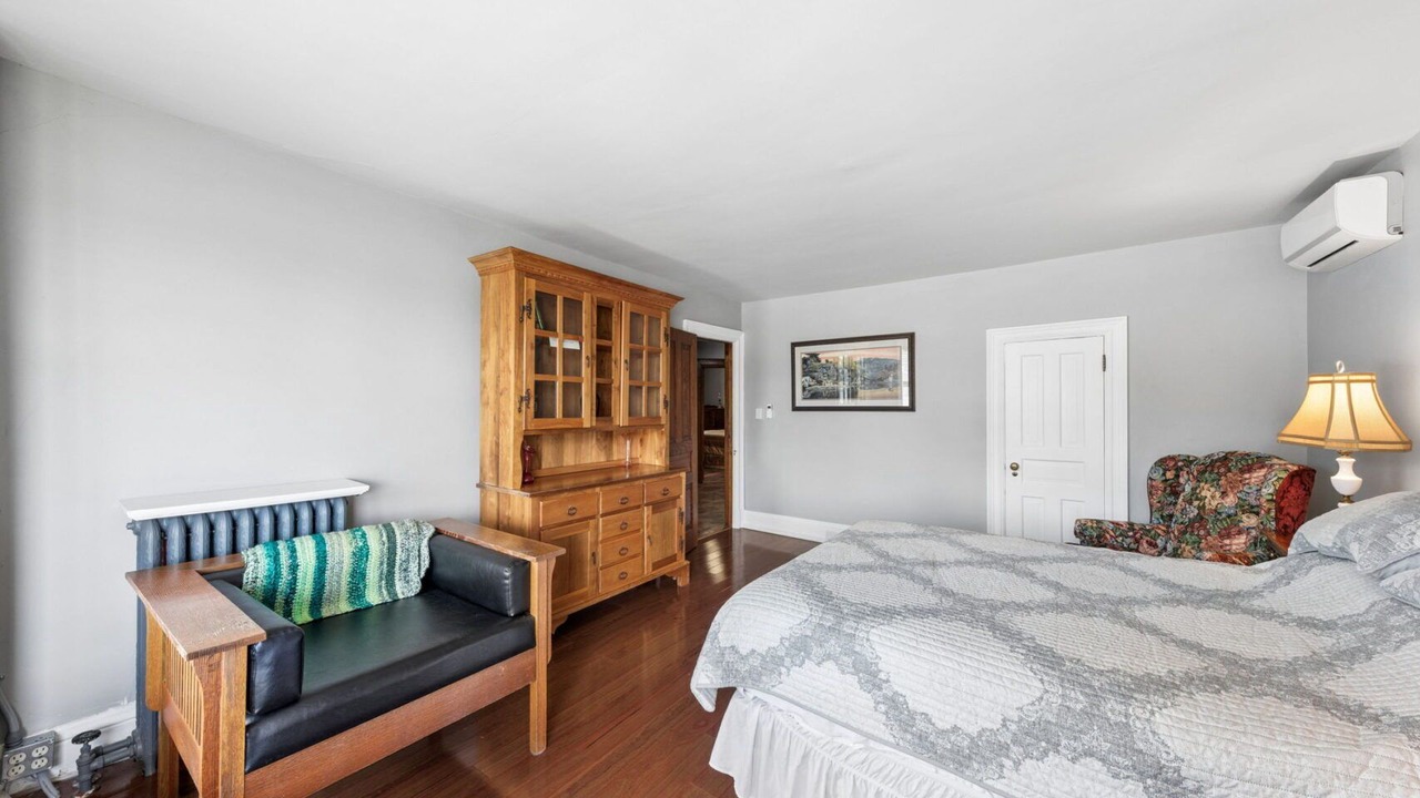 Photo of Bedroom in Midland