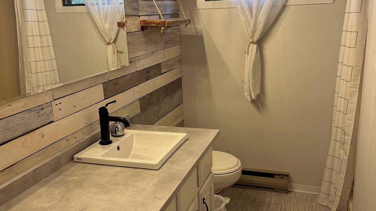 Photo of Bathroom in Beaconia