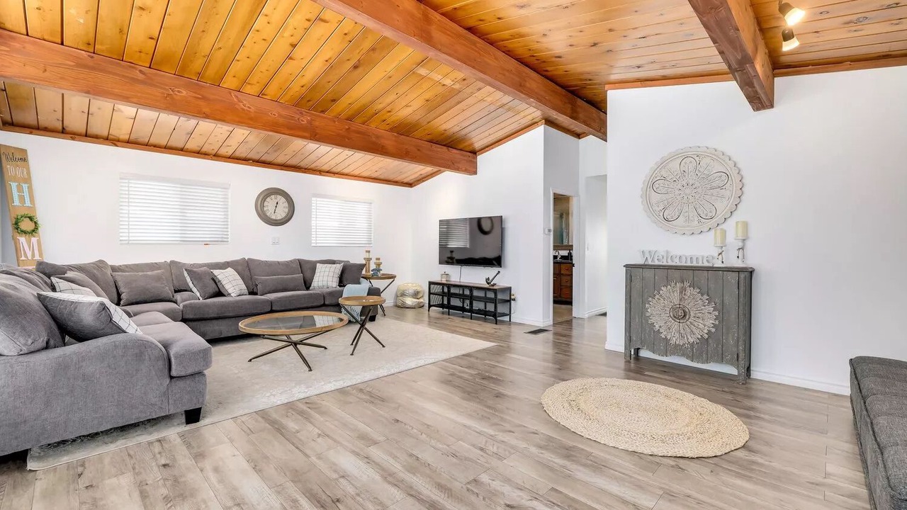 Photo of Livingroom in Maple Ridge