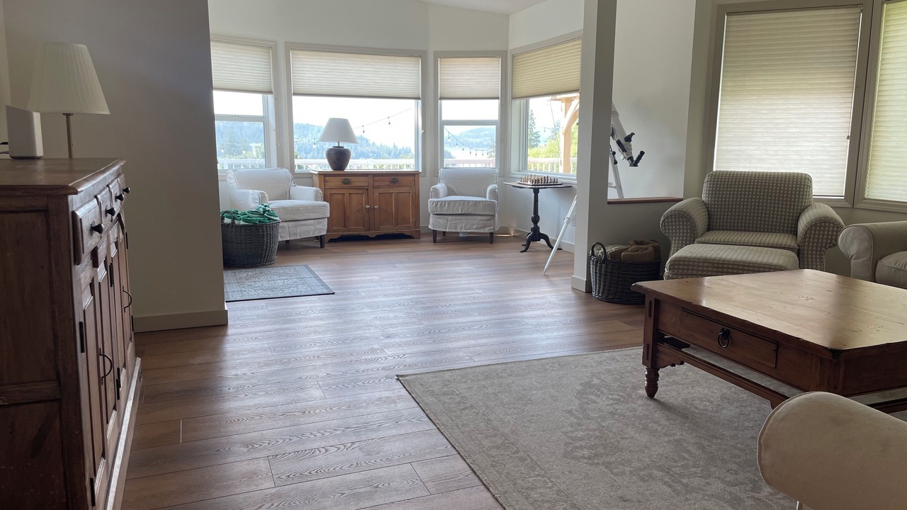Photo of Livingroom in Canoe