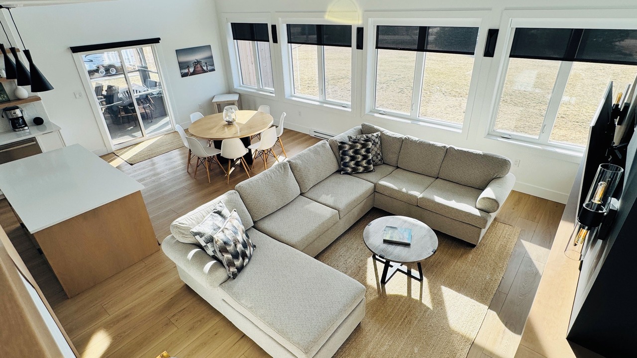 Photo of Livingroom in West Covehead