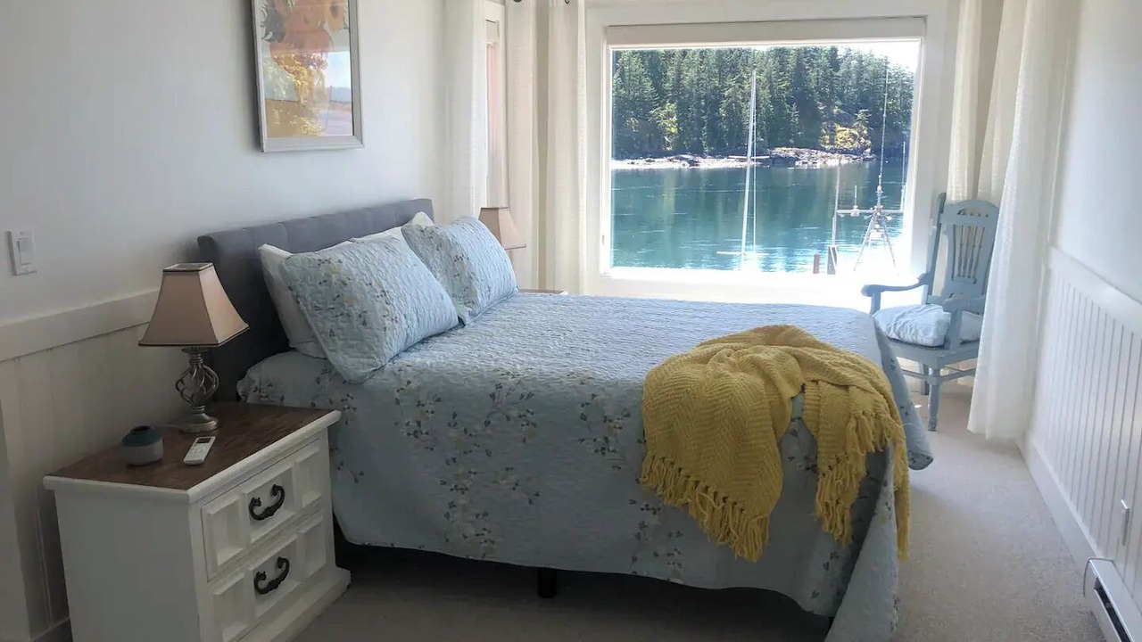 Photo of Bedroom in Quathiaski Cove