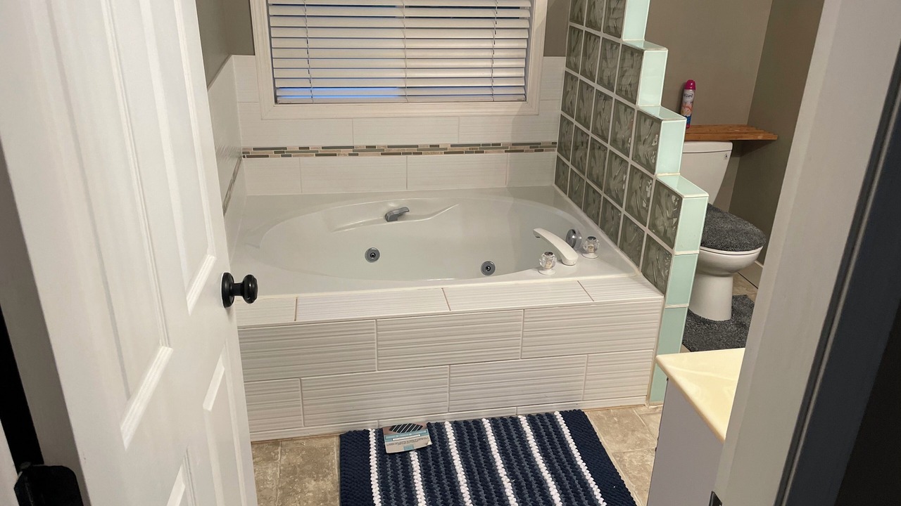 Photo of Bathroom in Lindell Beach