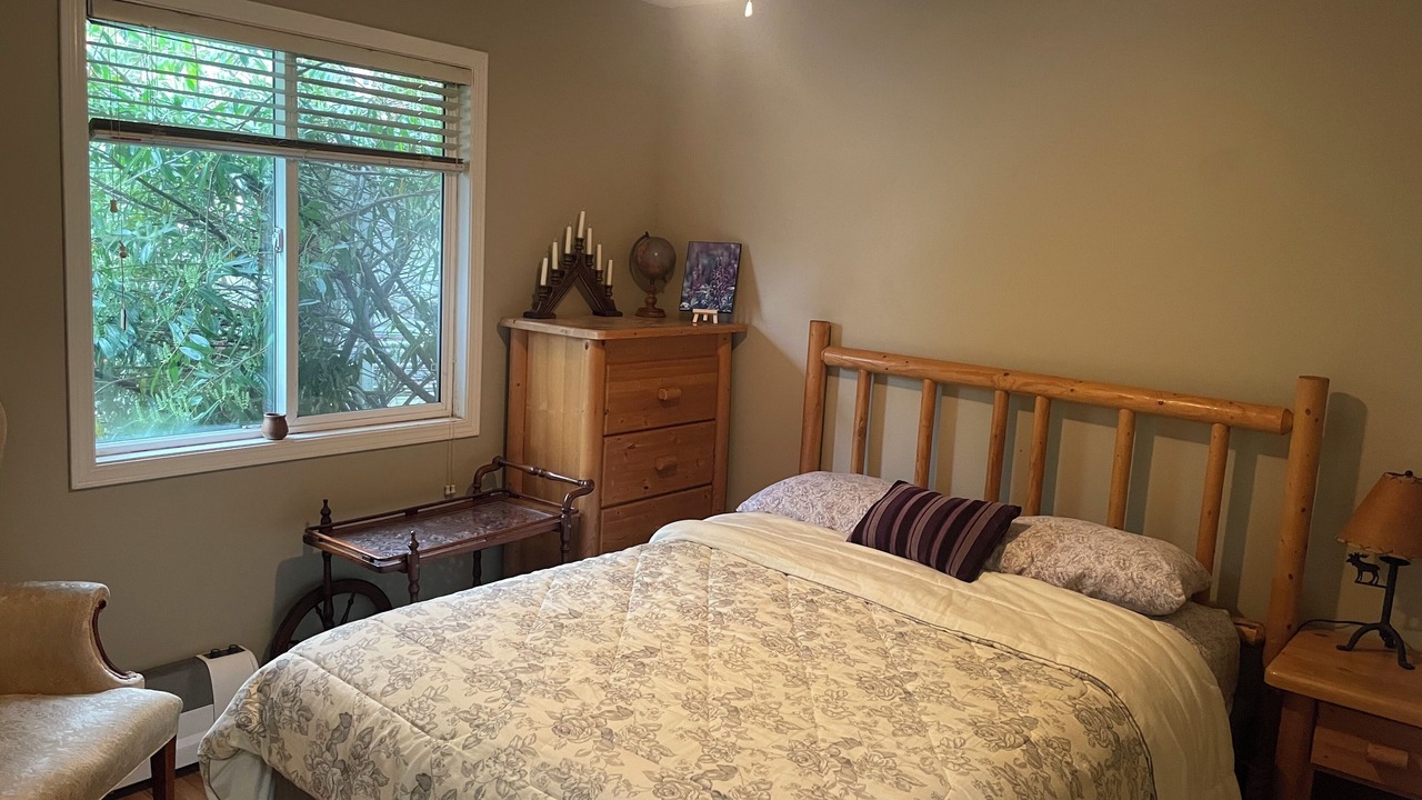 Photo of Bedroom in Lindell Beach