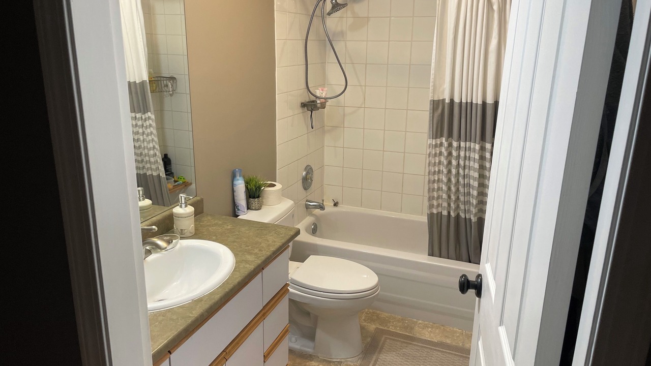 Photo of Bathroom in Lindell Beach