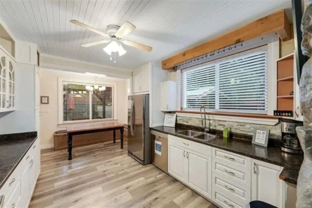 Photo of Kitchen in Youbou