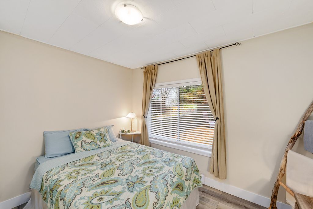 Photo of Bedroom in Youbou