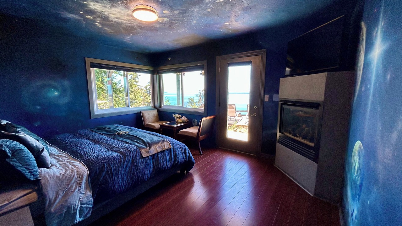 Photo of Bedroom in Pender Island
