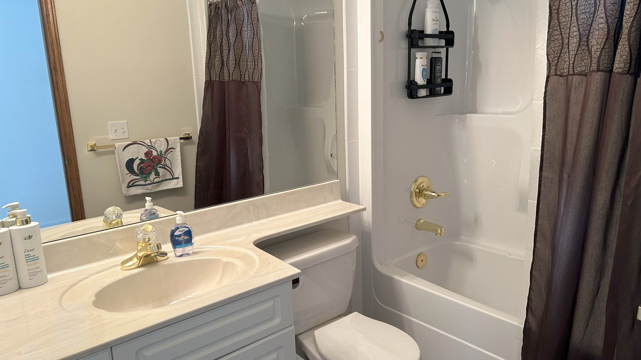 Photo of Bathroom in Arbour Lake