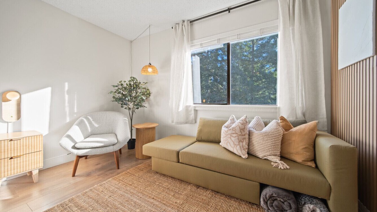 Photo of Livingroom in Whistler Creekside