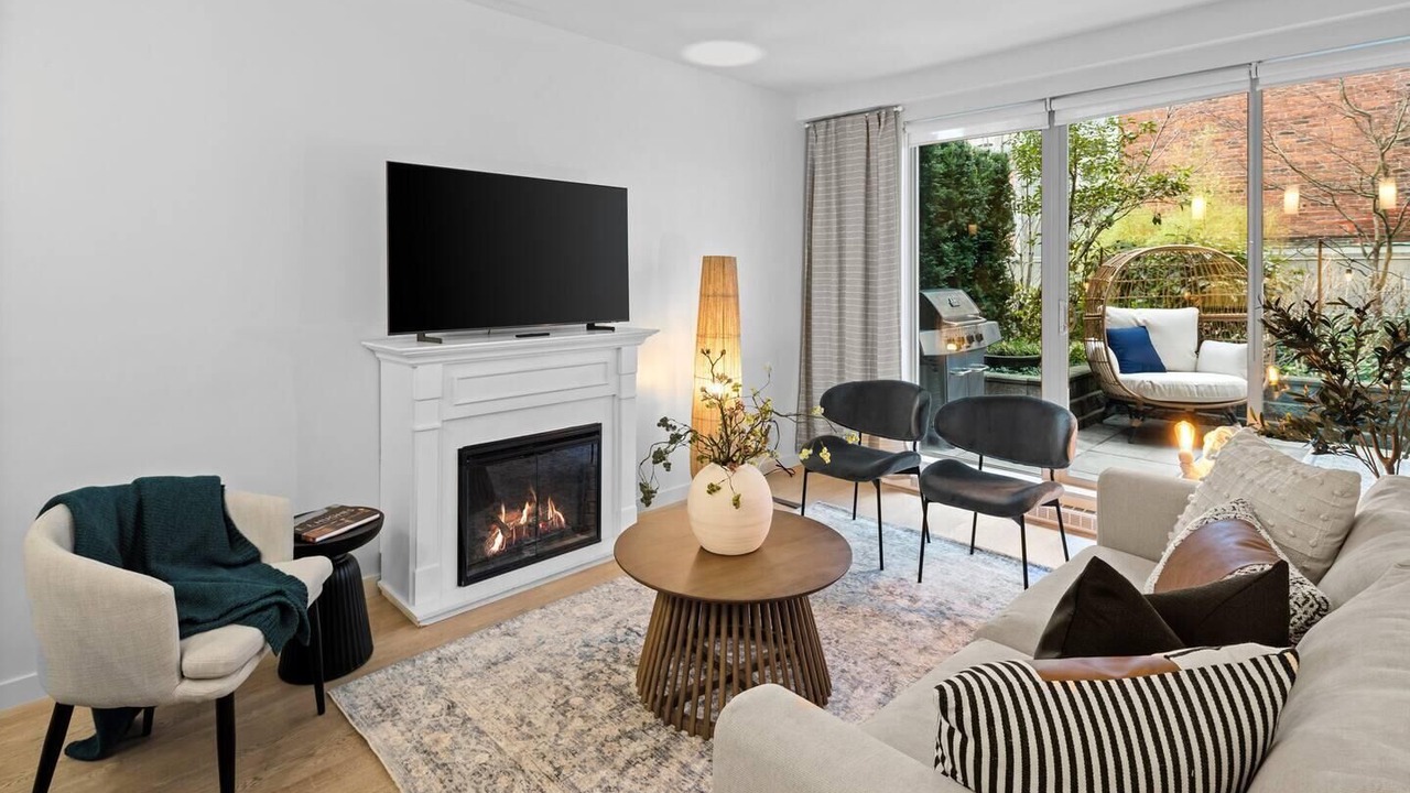 Photo of Livingroom in Downtown Victoria