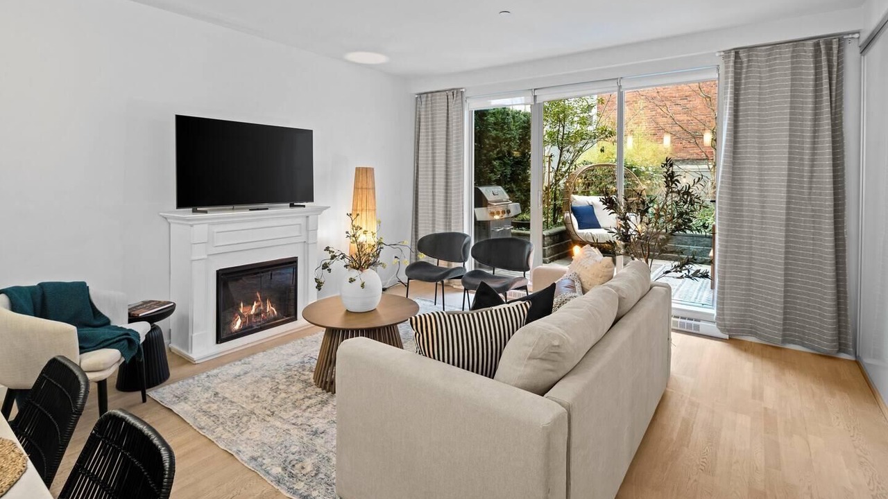 Photo of Livingroom in Downtown Victoria