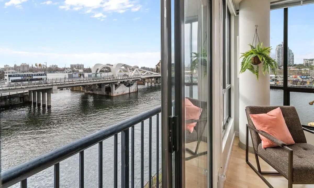Photo of Patio Balcony in Downtown Victoria
