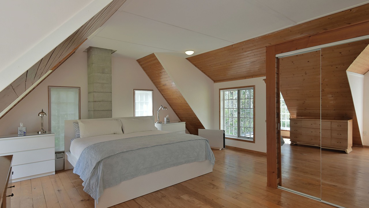 Photo of Bedroom in Madeira Park