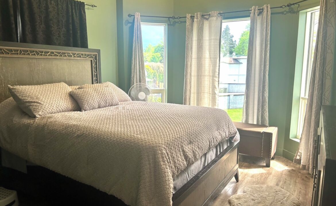 Photo of Bedroom in South Central