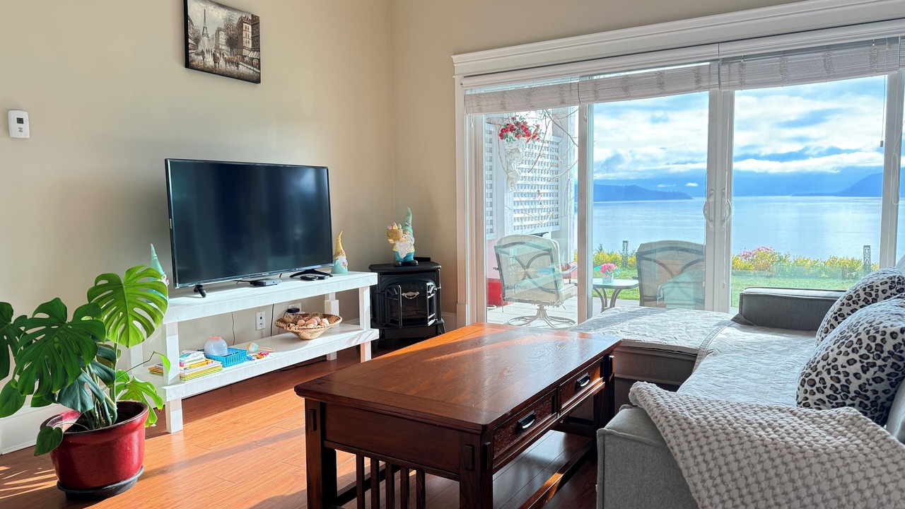 Photo of Livingroom in Gibsons