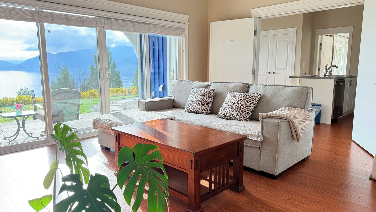 Photo of Livingroom in Gibsons