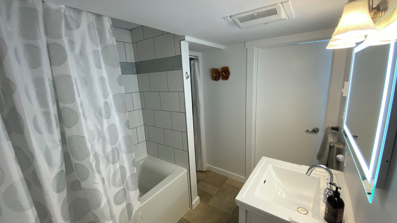 Photo of Bathroom in Saanich West