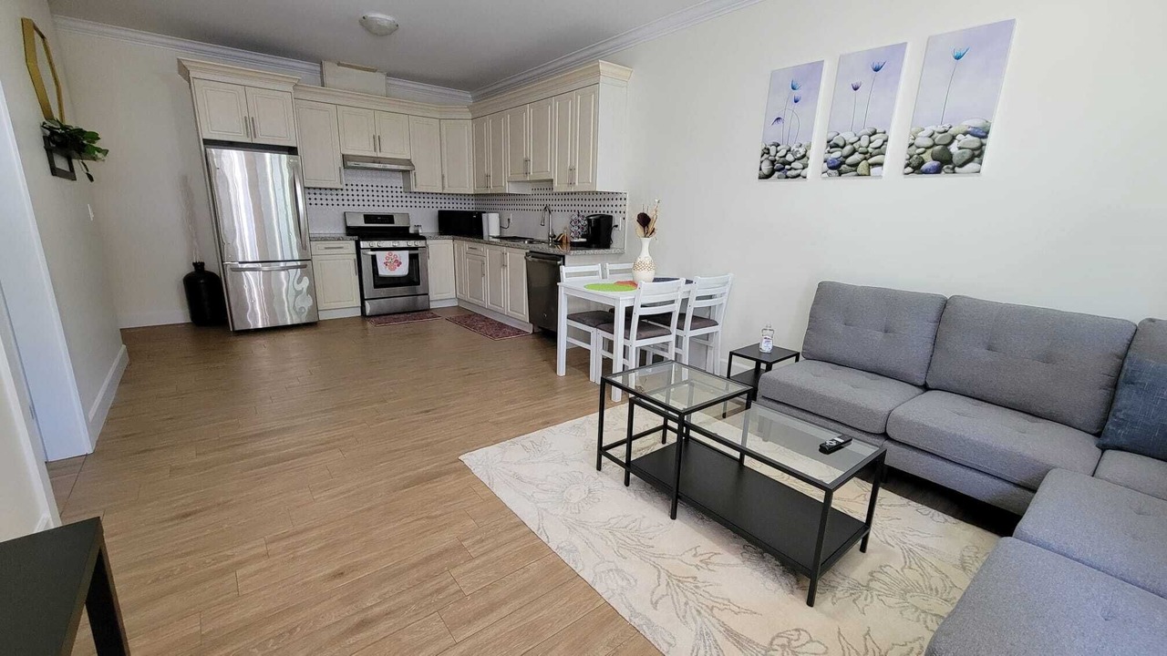 Photo of Livingroom in Newton
