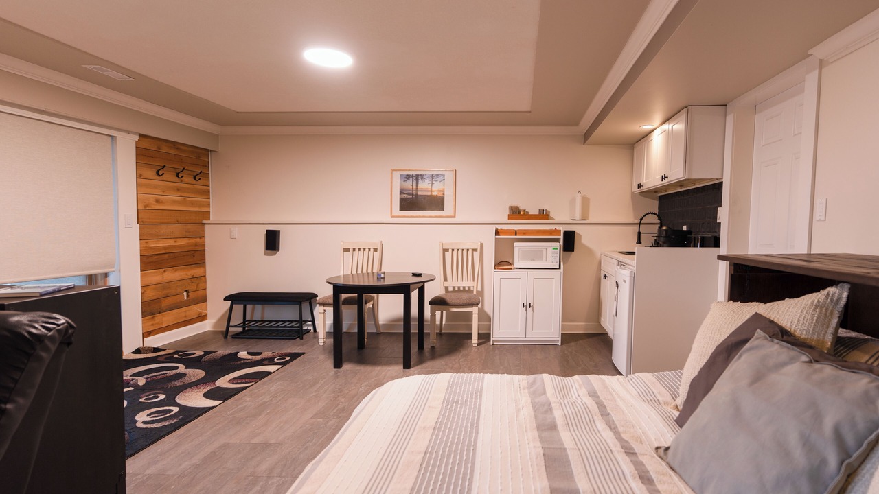 Photo of Bedroom in Campbell River