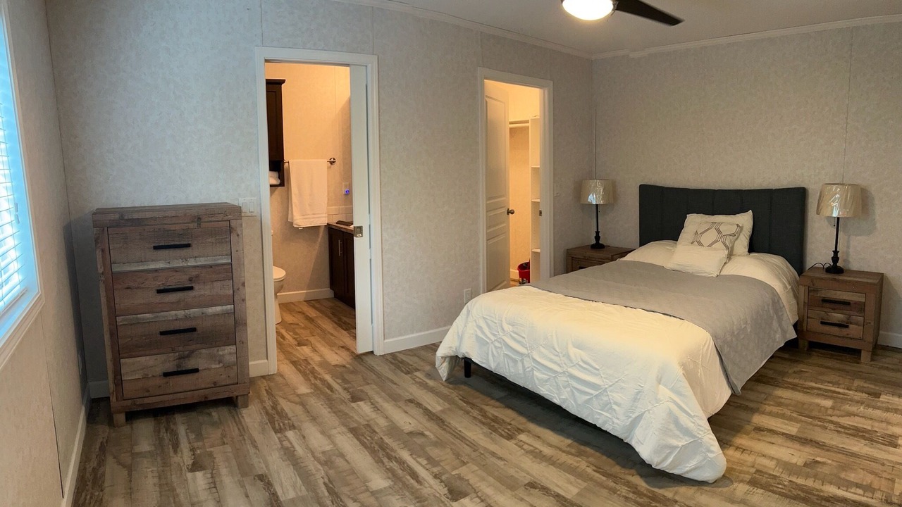 Photo of Bedroom in Lindell Beach