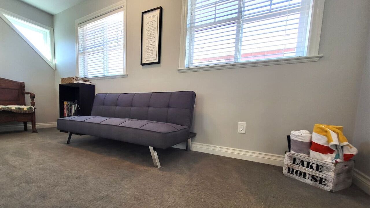 Photo of Livingroom in Okanagan-Similkameen