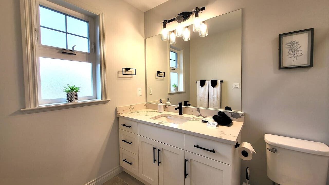 Photo of Bathroom in Osoyoos