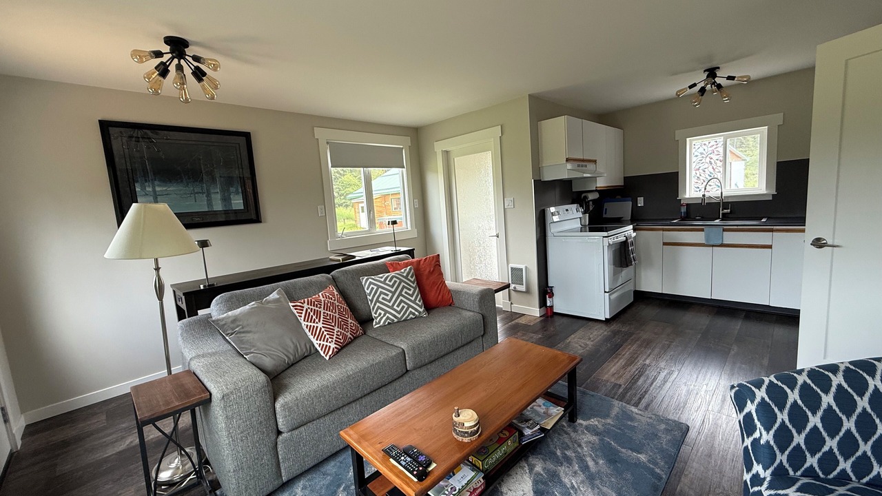 Photo of Livingroom in Atlin