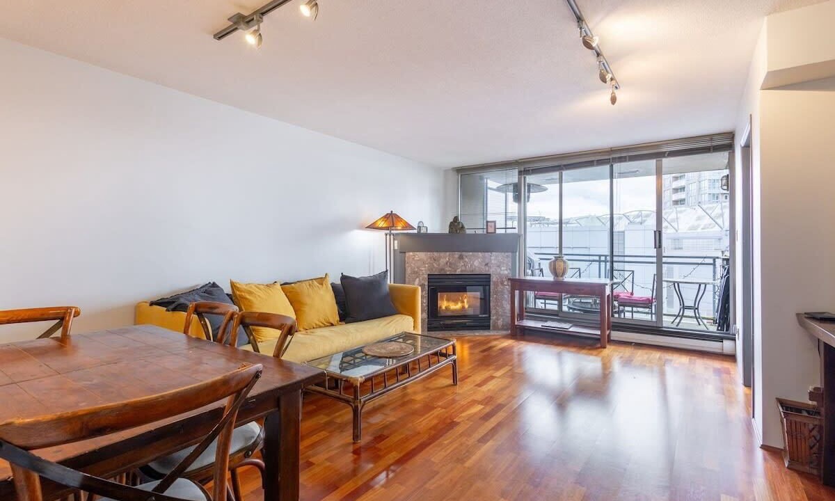 Photo of Livingroom in Crosstown