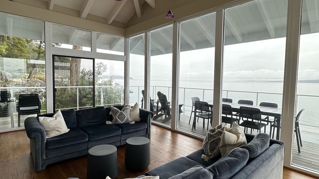 Photo of Livingroom in Halfmoon Bay