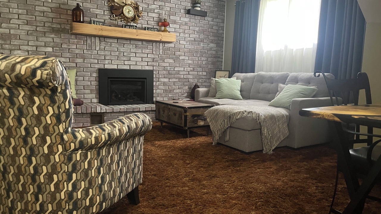 Photo of Livingroom in Tillsonburg