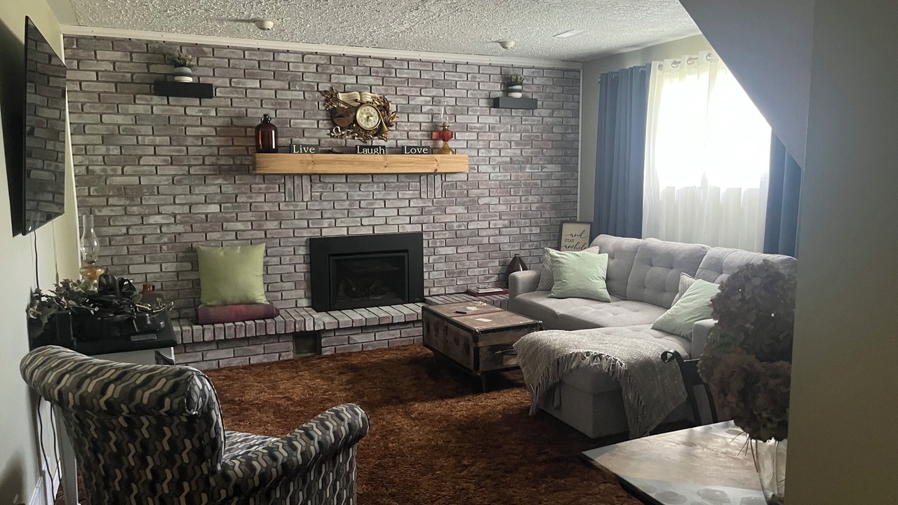 Photo of Livingroom in Tillsonburg