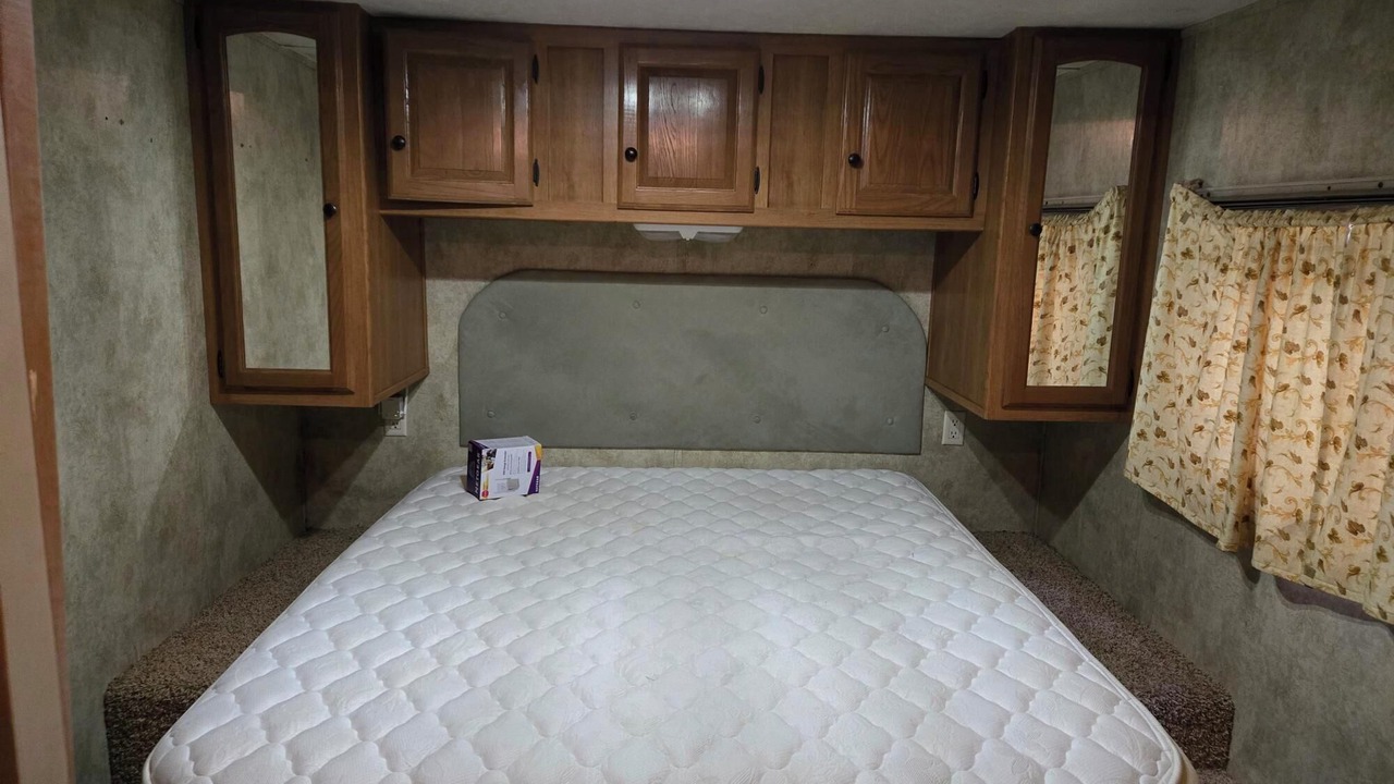 Photo of Bedroom in Roberts Creek