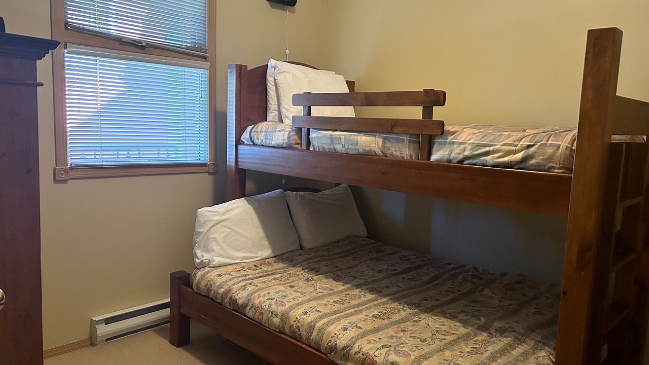 Photo of Bedroom in Silver Star Mountain