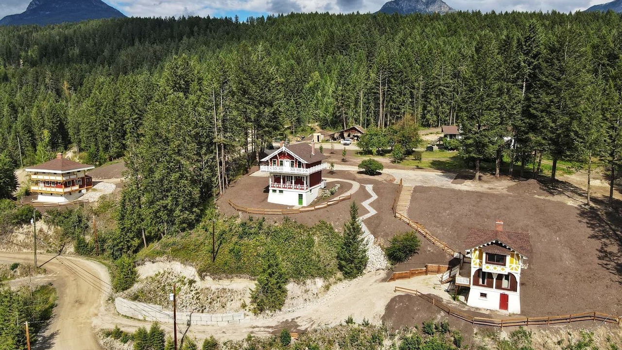 Photo of Outdoor in Golden