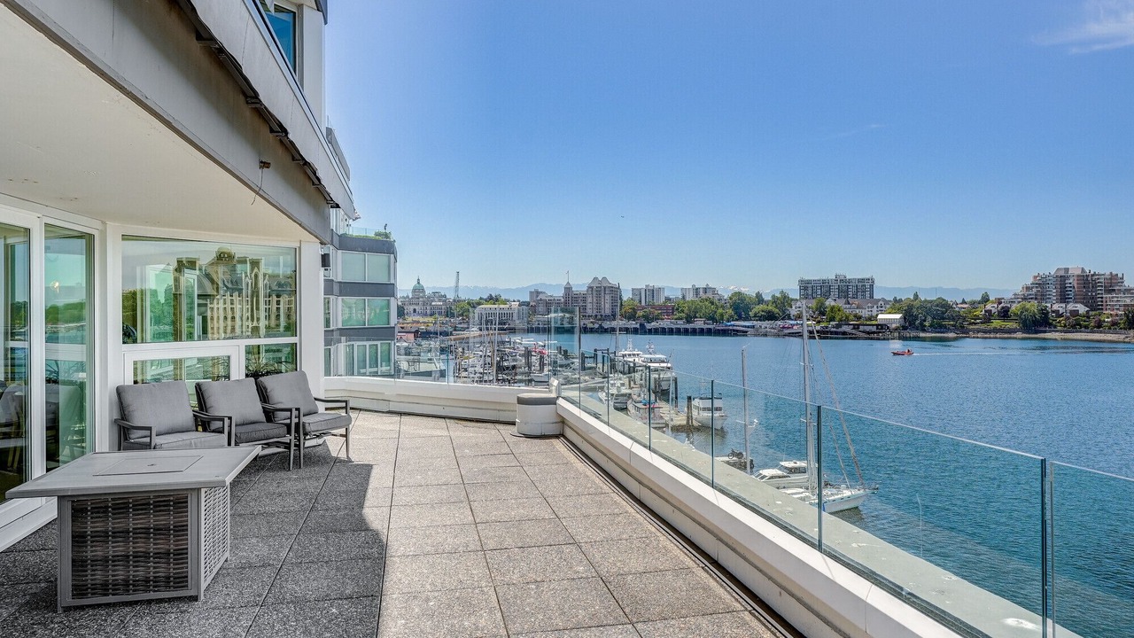 Photo of Patio Balcony in Inner Harbour