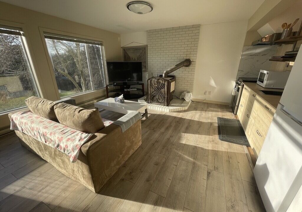 Photo of Livingroom in Comox
