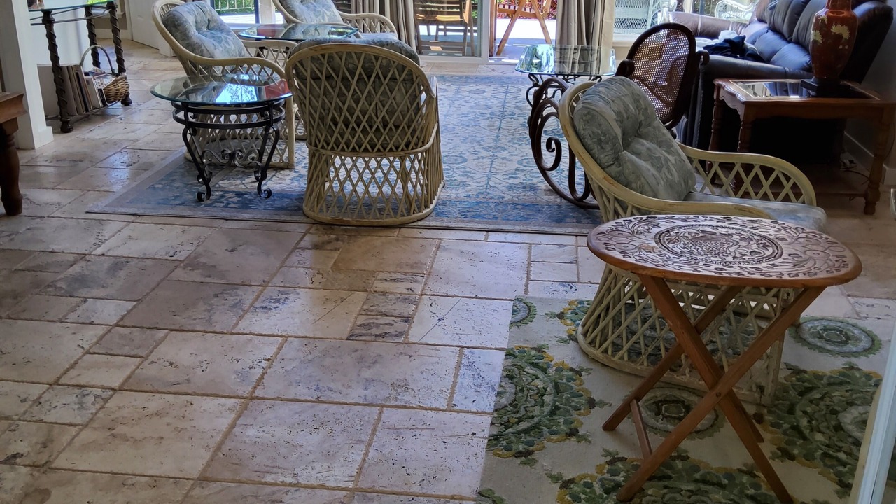 Photo of Livingroom in Garden Bay