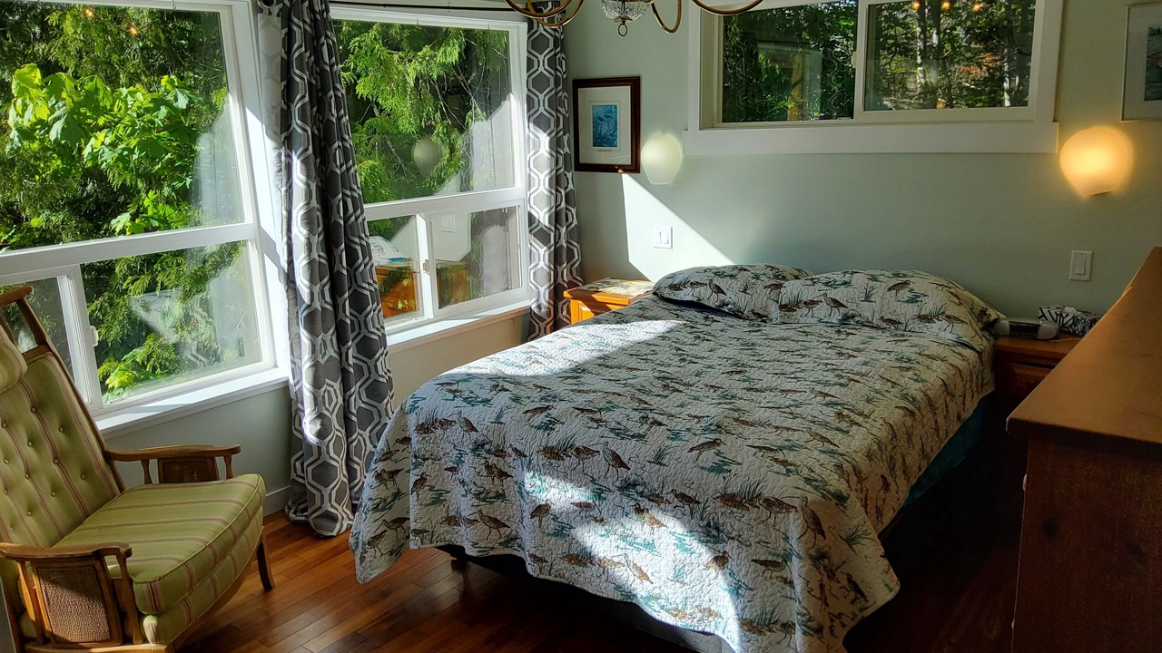 Photo of Bedroom in Garden Bay