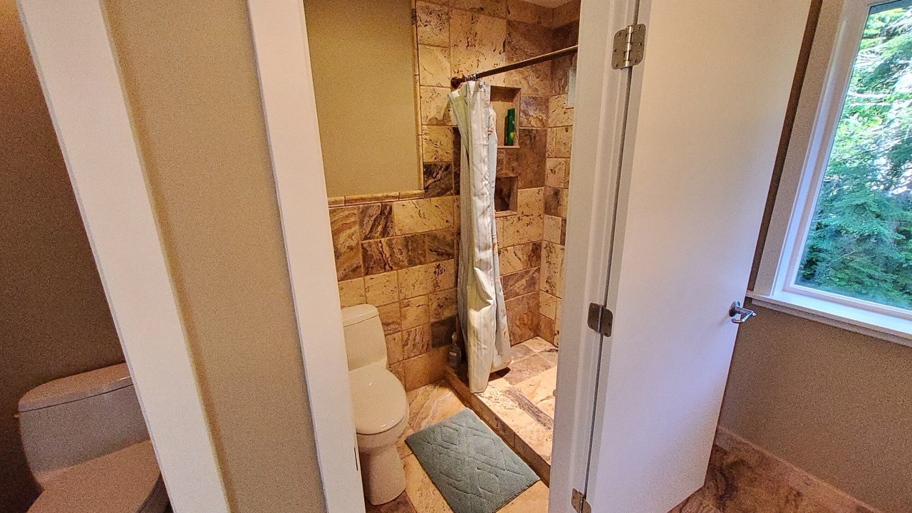 Photo of Bathroom in Garden Bay