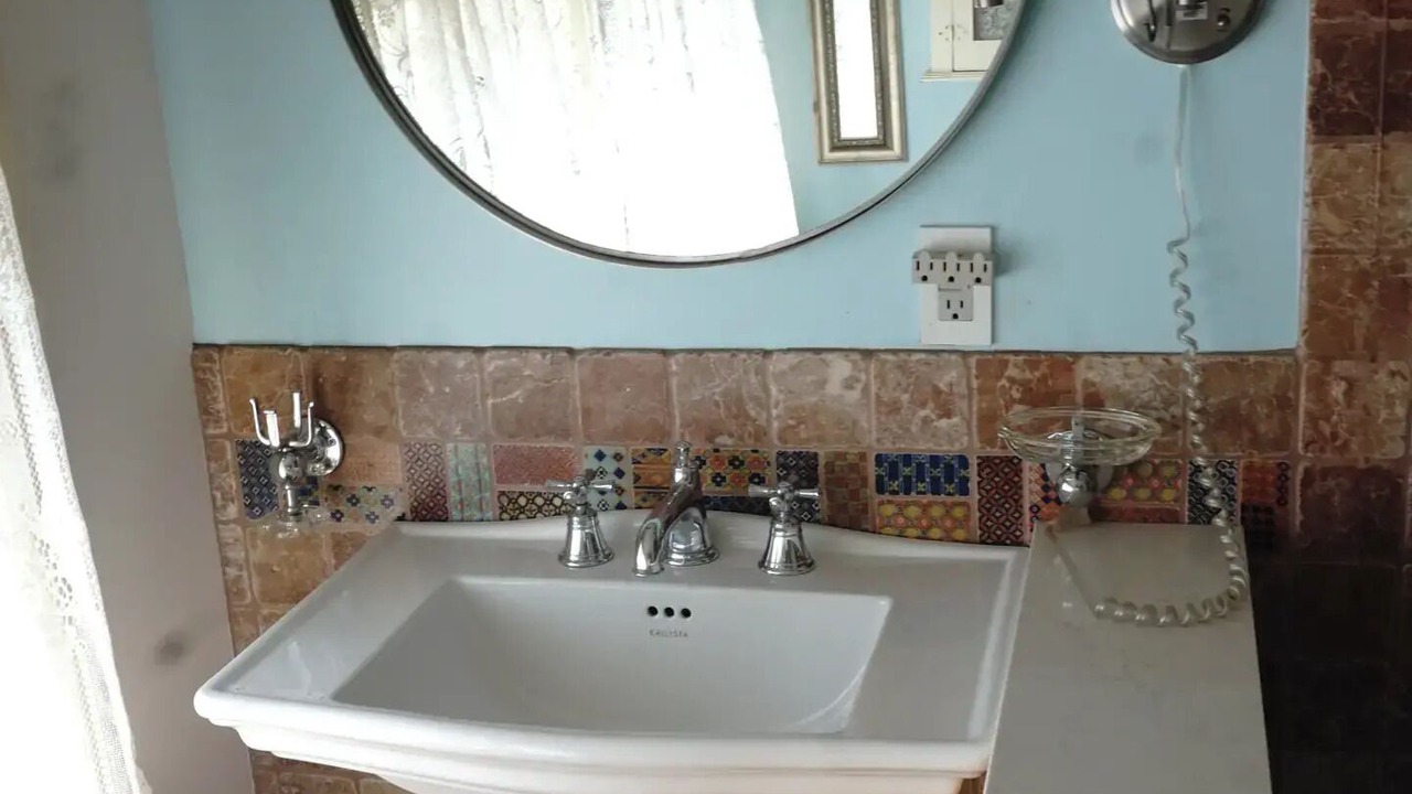 Photo of Bathroom in James Bay