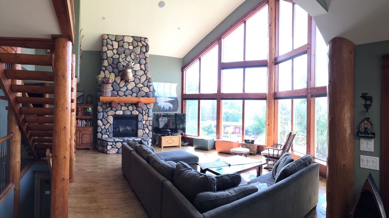 Photo of Livingroom in Invermere