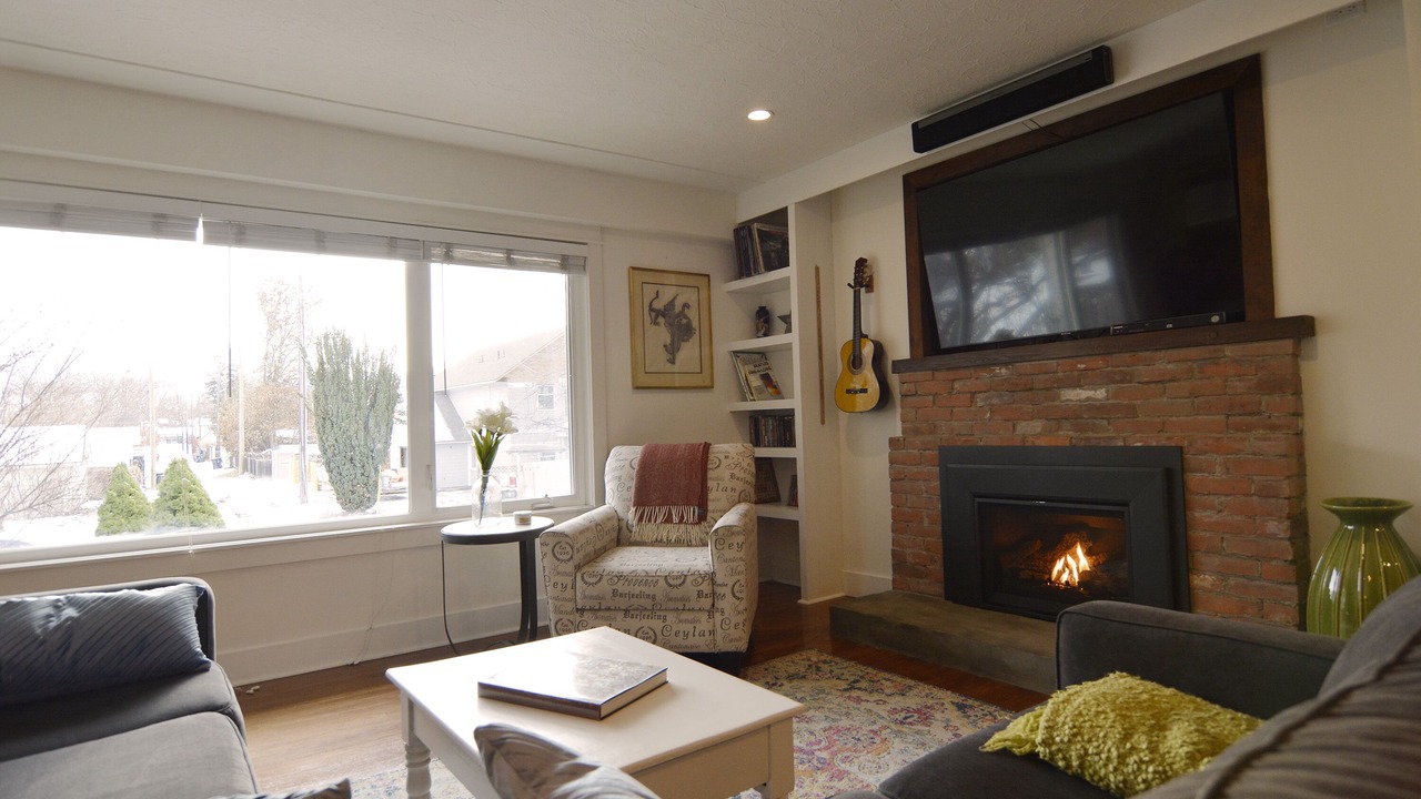 Photo of Livingroom in Kelowna Central Business District