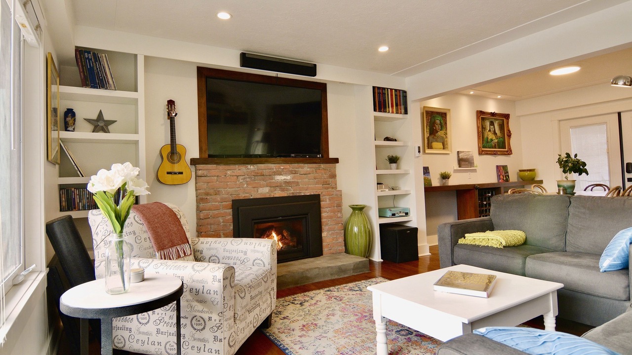 Photo of Livingroom in Kelowna Central Business District