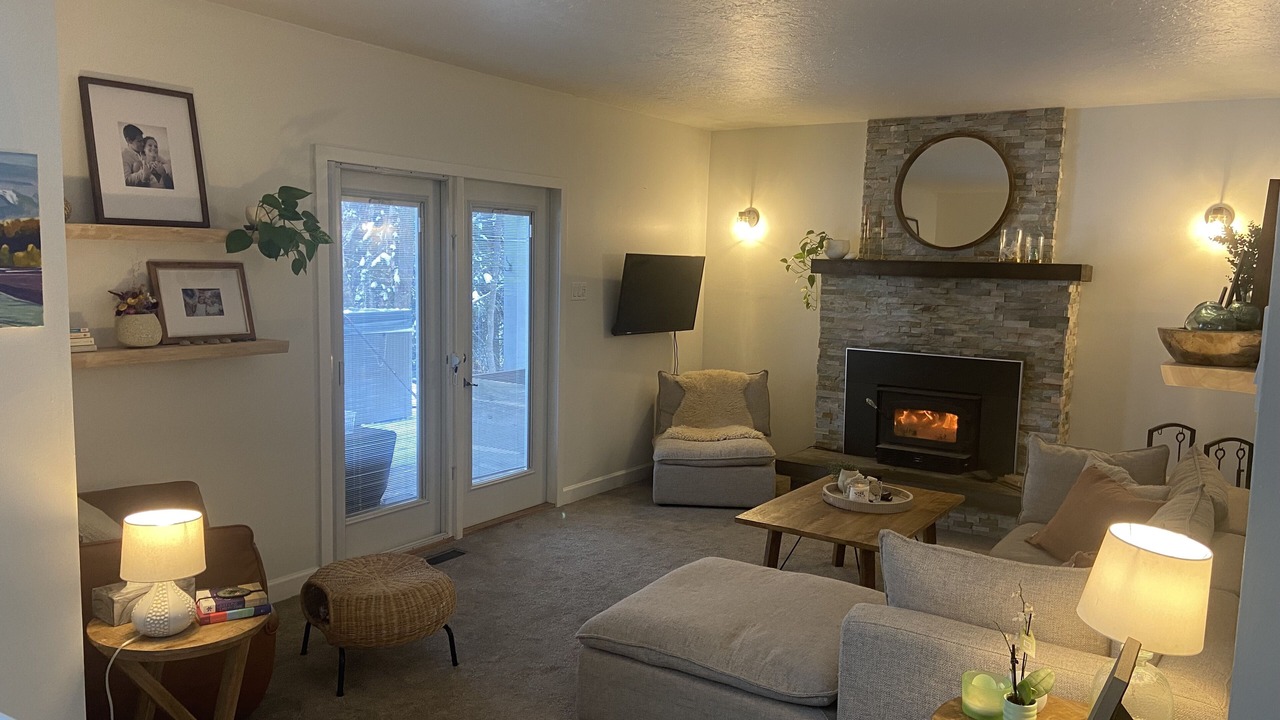 Photo of Livingroom in Smithers