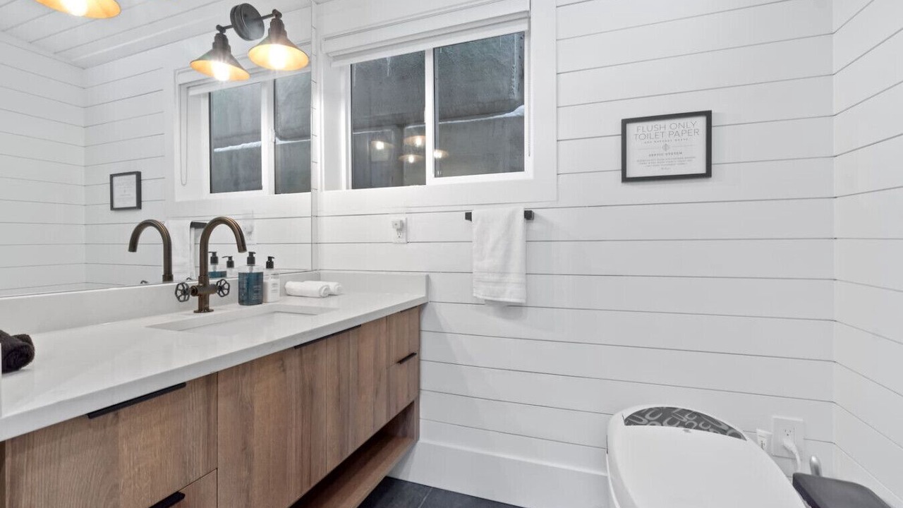 Photo of Bathroom in Sardis