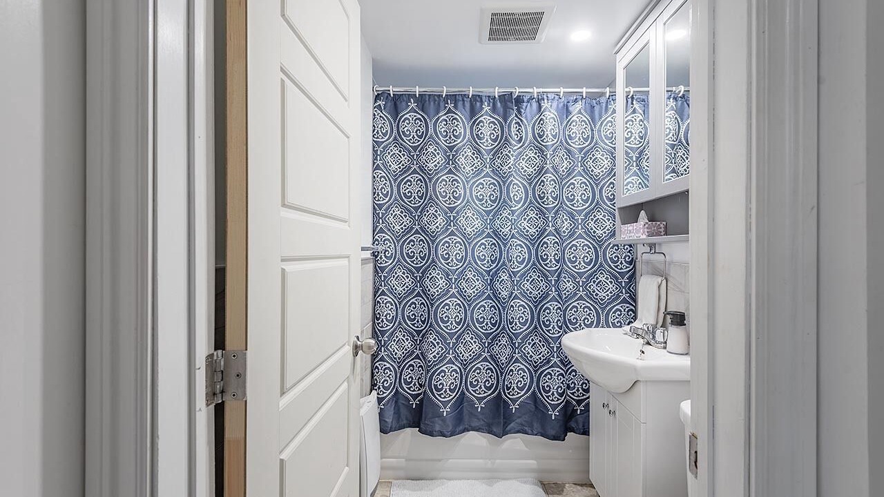 Photo of Bathroom in Ahuntsic