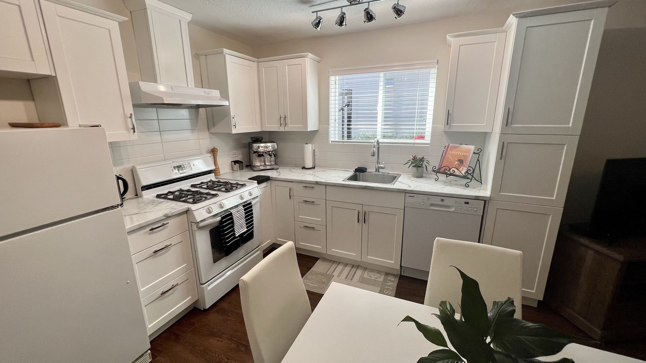 Photo of Kitchen in Central Lonsdale