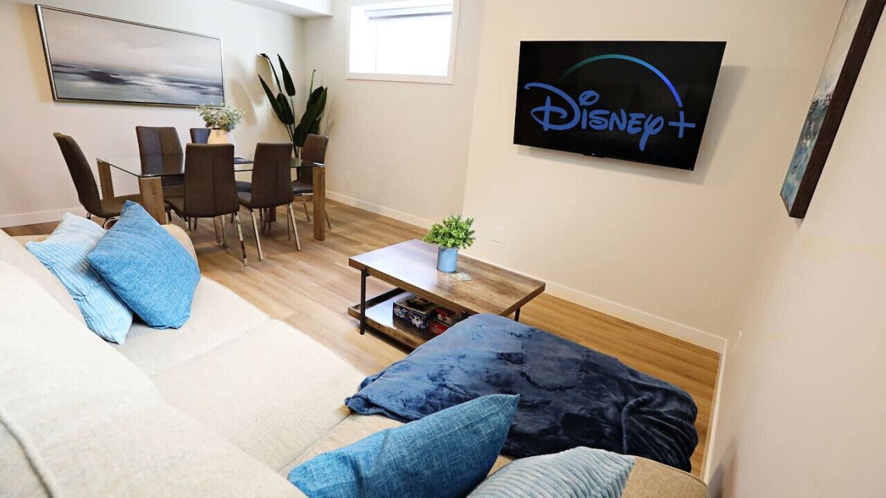 Photo of Livingroom in North Central Edmonton